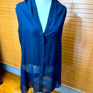 Lumière sleeveless Split Fit Navy Blue Button Down Blouse Size:Small